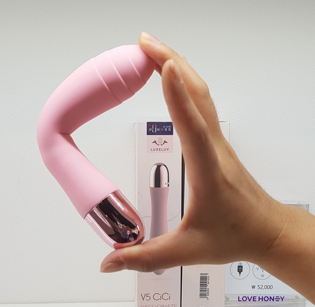 <strong>แท่งสั่นเสียว Luxeluv V5 CiCi</strong> <br><font color=#FF0000>รหัสสินค้า: AA92</font><br>