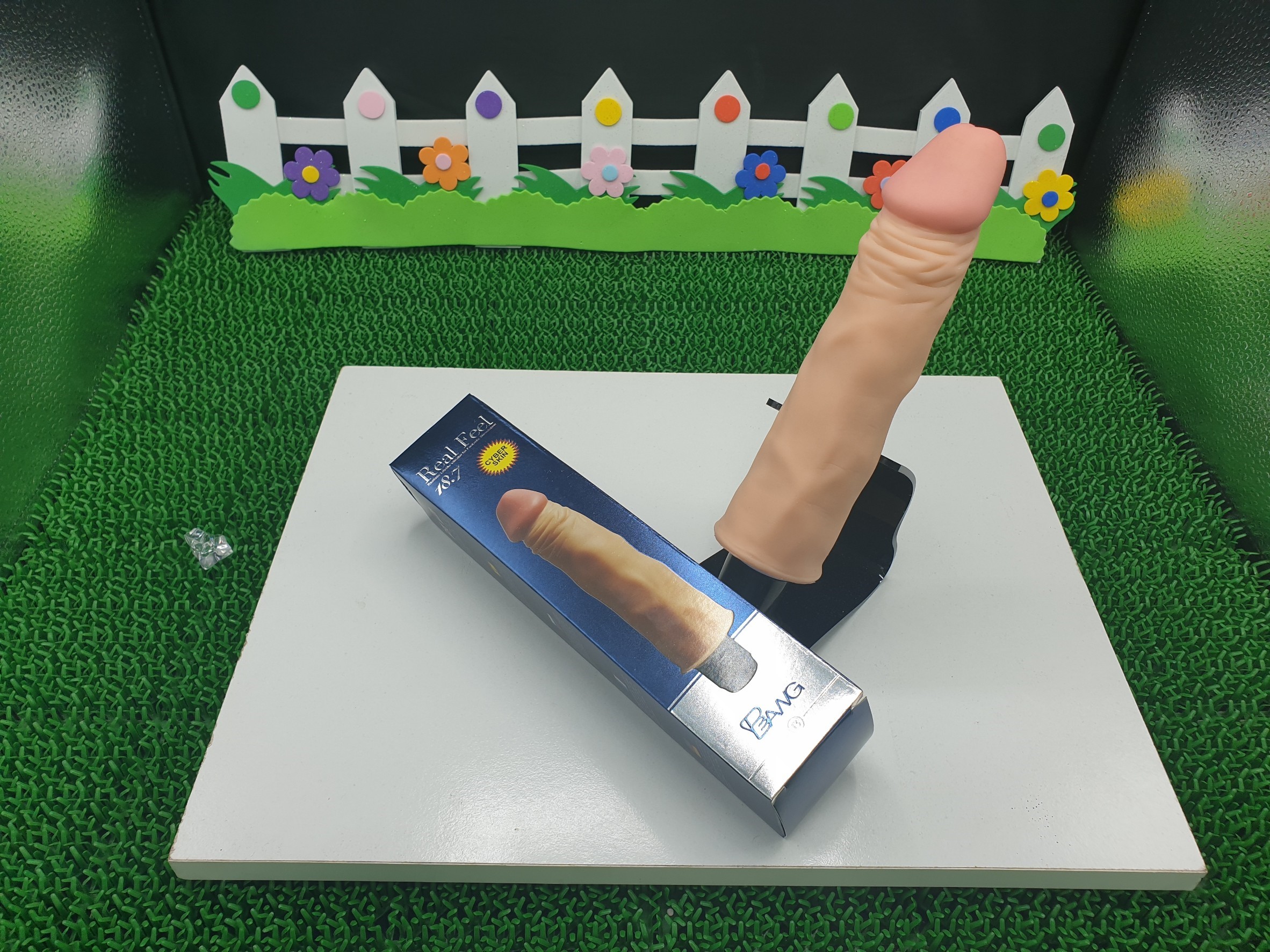 <strong>ดิลโด้สั่นสัมผัสเหมือนจริง Real Feel</strong> <br><font color=#FF0000>รหัสสินค้า: B116</font><br>