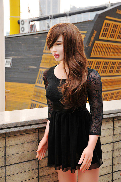 <strong>ตุ๊กตายางเป่าลม</strong><br><font color=#FF0000>รหัสสินค้า: F01</font><br>